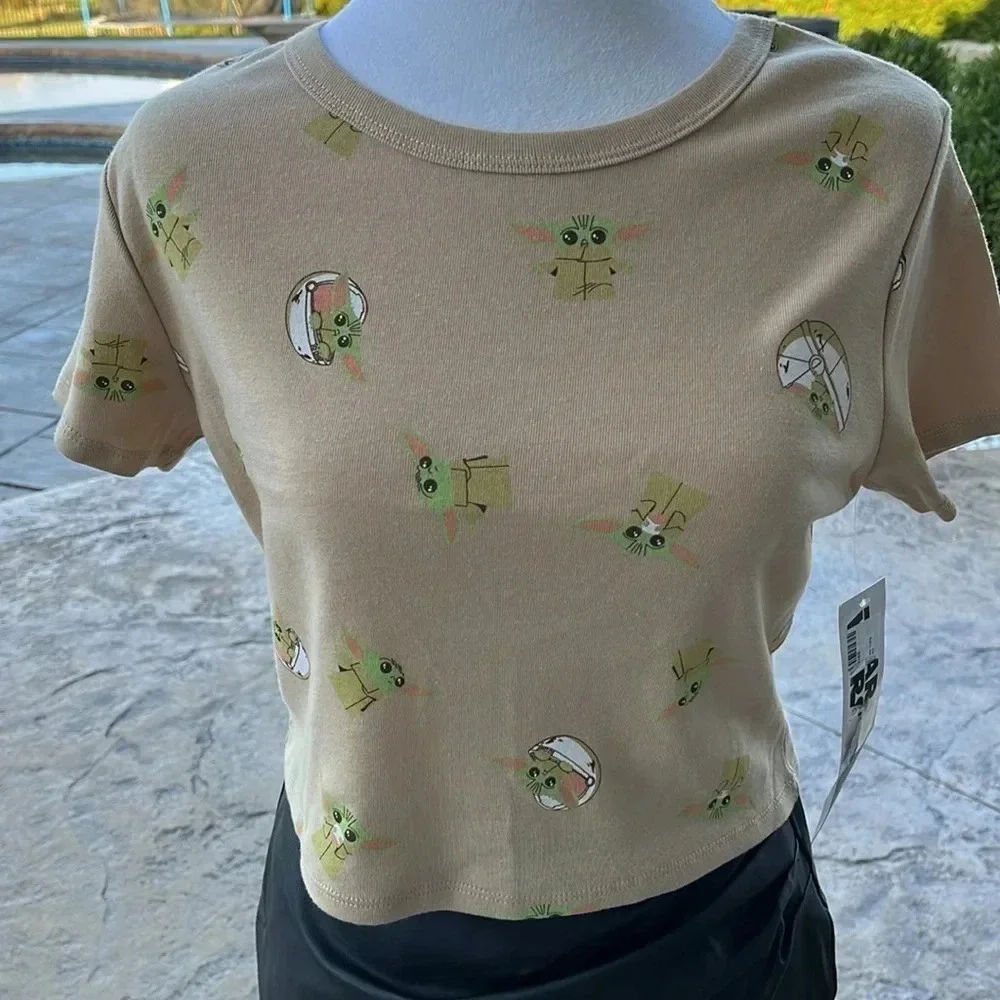DISNEY Star‎ Wars NWT Mandalorian Crop top size XL and Socks